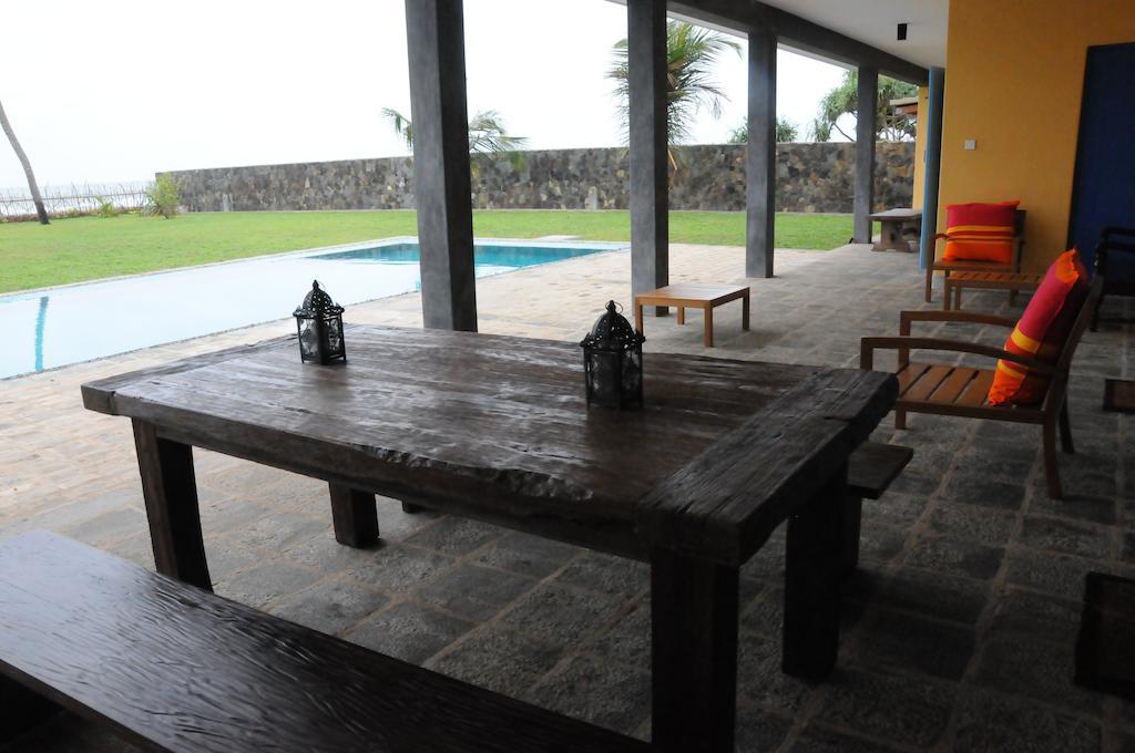 Villa Atulya at Ocean's edge Mirissa Dış mekan fotoğraf