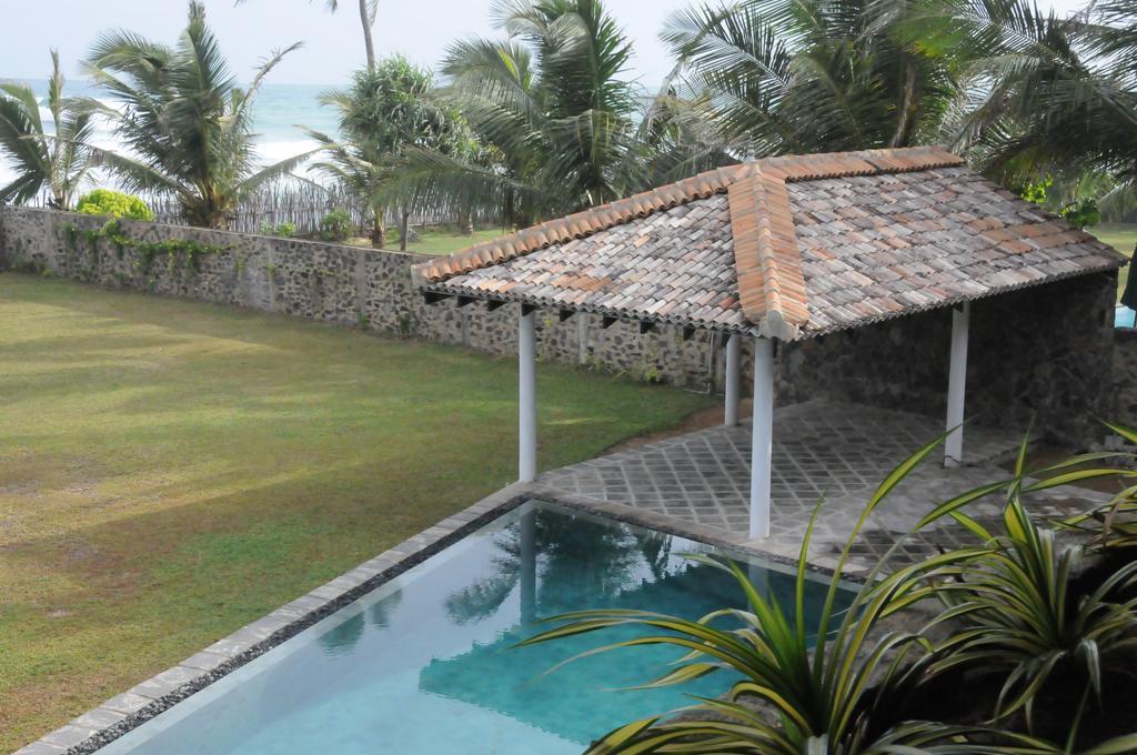 Villa Atulya at Ocean's edge Mirissa Dış mekan fotoğraf