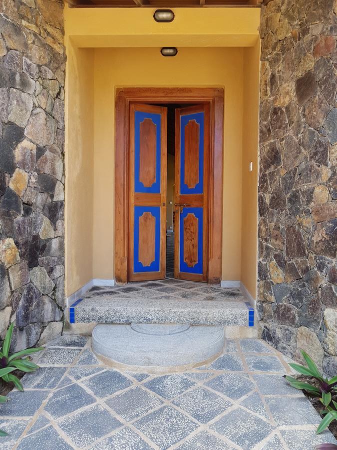 Villa Atulya at Ocean's edge Mirissa Dış mekan fotoğraf
